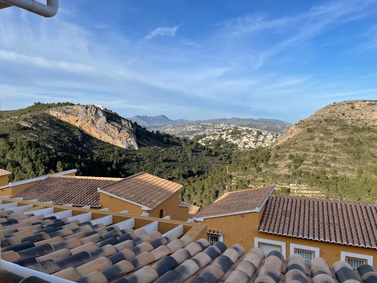 Tranquility, Sun, Breathtaking Views & 7 Minutes Drive To Sea Apartment *