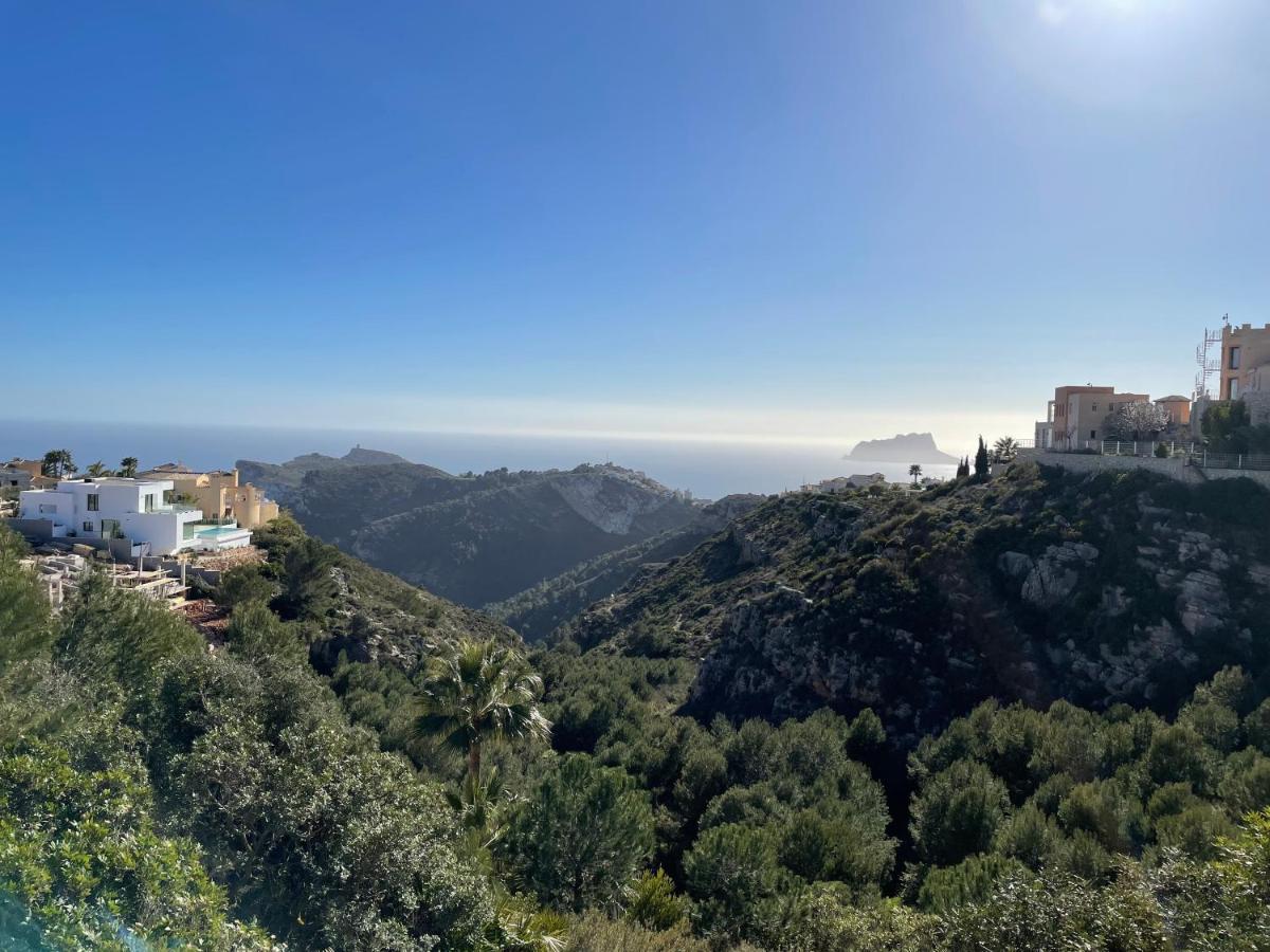 Tranquility, Sun, Breathtaking Views & 7 Minutes Drive To Sea