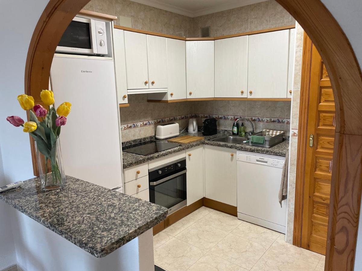 Tranquility, Sun, Breathtaking Views & 7 Minutes Drive To Sea Apartment *