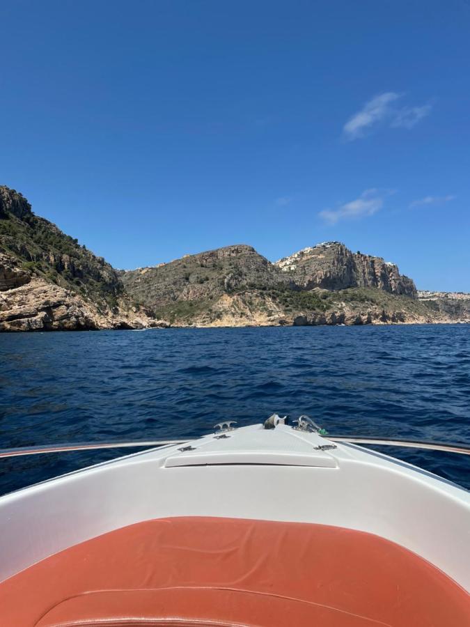 Apartment Tranquility, Sun, Breathtaking Views & 7 Minutes Drive To Sea