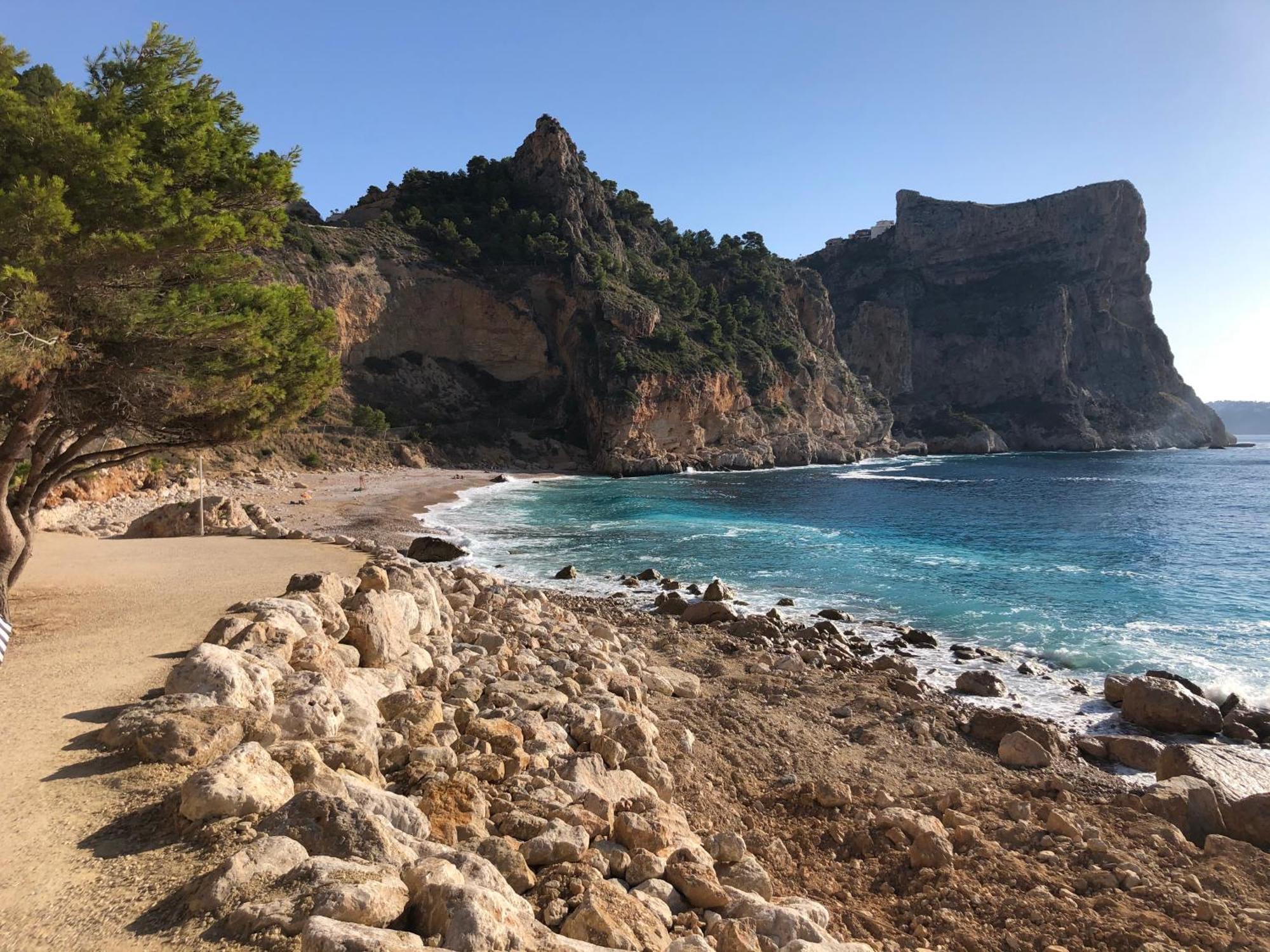 Tranquility, Sun, Breathtaking Views & 7 Minutes Drive To Sea Apartment Benitachell